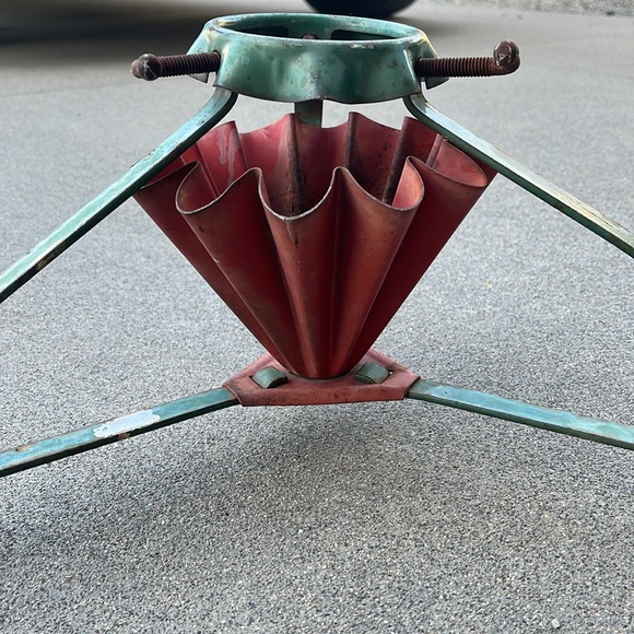 Vintage Christmas tree stand - Picture 2 of 5